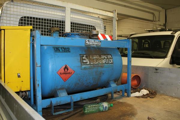 14#3918 Iveco 35/A  e cassone con serbatoio carburante in vendita - foto 6