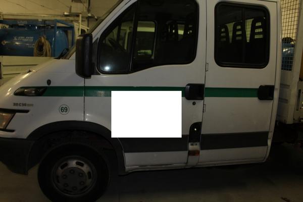14#3918 Iveco 35/A  e cassone con serbatoio carburante in vendita - foto 16