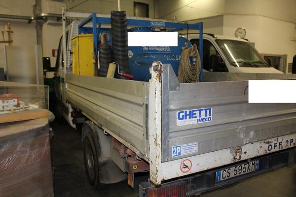 16#3918 Iveco 35C13A e cassone con serbatoio carburante in vendita - foto 1