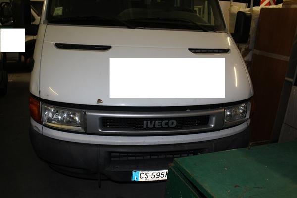 16#3918 Iveco 35C13A e cassone con serbatoio carburante in vendita - foto 8