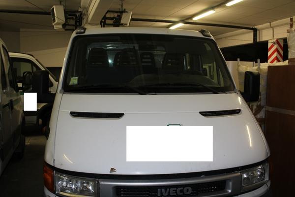 16#3918 Iveco 35C13A e cassone con serbatoio carburante in vendita - foto 9