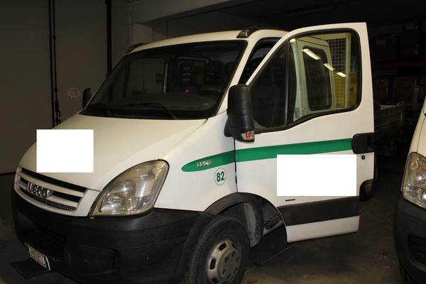 17#3918 Iveco 35/E4 e cassone con frullatore per calcina in vendita - foto 2