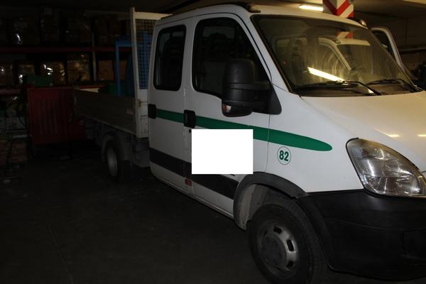 17#3918 Iveco 35/E4 e cassone con frullatore per calcina in vendita - foto 3