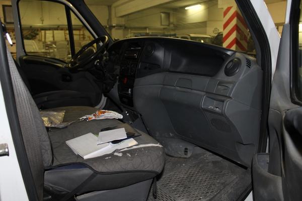 17#3918 Iveco 35/E4 e cassone con frullatore per calcina in vendita - foto 9