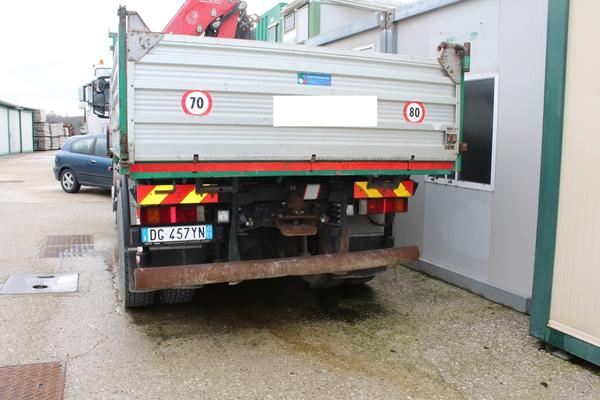 30#3918 Iveco Eurocargo 180/E4 con cassone ribaltabile in vendita - foto 3