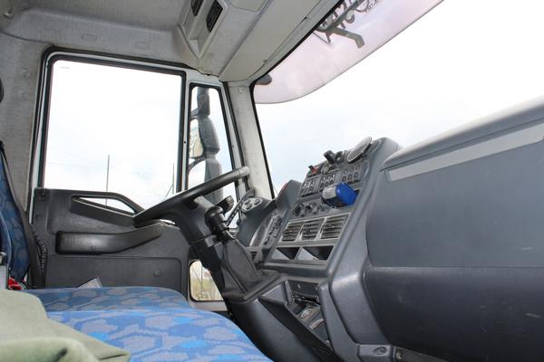 30#3918 Iveco Eurocargo 180/E4 con cassone ribaltabile in vendita - foto 18