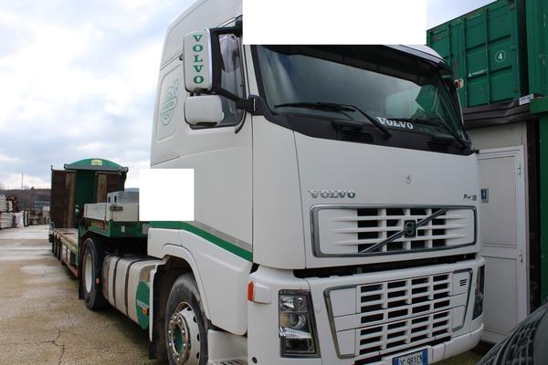 31#3918 Trattore stradale Volvo Truck e semirimorchi in vendita - foto 1