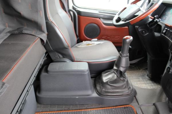 31#3918 Trattore stradale Volvo Truck e semirimorchi in vendita - foto 19