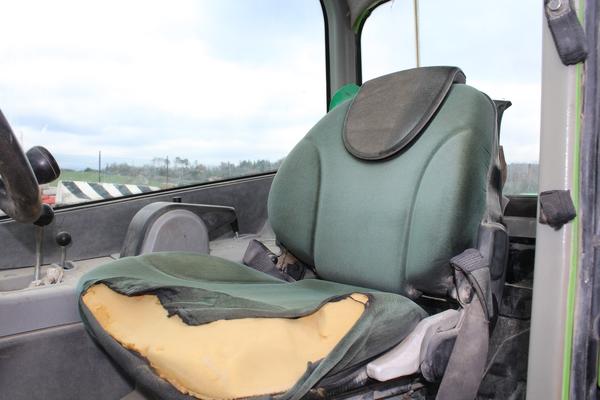 48#3918 Sollevatore telescopico Merlo completo di pala e forche in vendita - foto 10