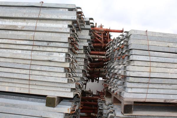 54#3918 Attrezzatura per ponteggi  in vendita - foto 4