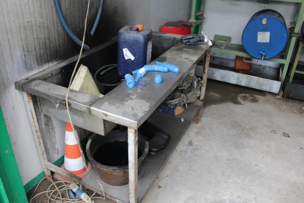 56#3918 Distributore gasolio e fusti olio in vendita - foto 4