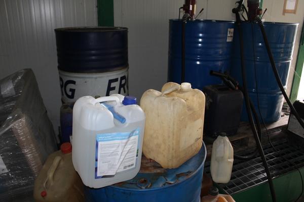 56#3918 Distributore gasolio e fusti olio in vendita - foto 12