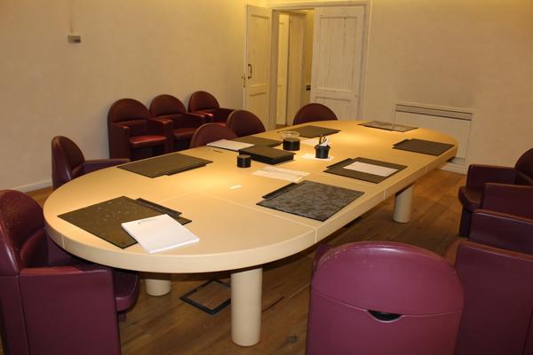 64#3918 Tavolo riunioni e impianto Bose in vendita - foto 17