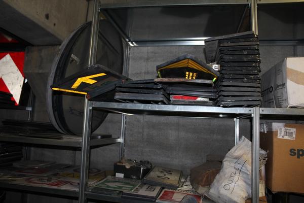 79#3918 Scaffalatura metallica con materiale da cantiere in vendita - foto 13