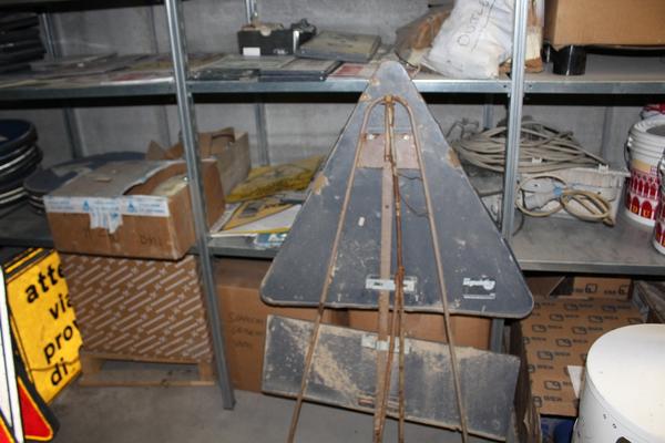 79#3918 Scaffalatura metallica con materiale da cantiere in vendita - foto 14