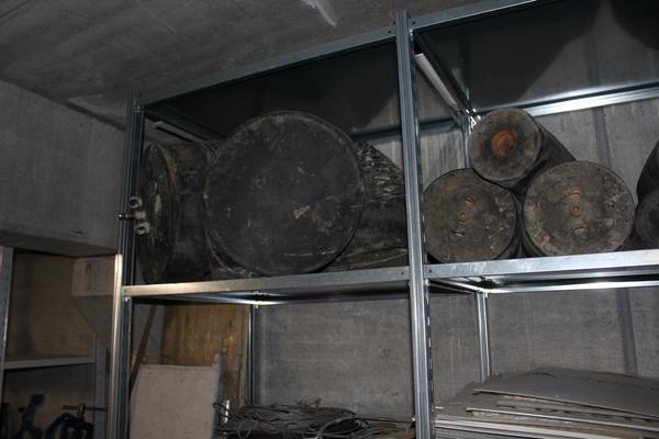 79#3918 Scaffalatura metallica con materiale da cantiere in vendita - foto 24