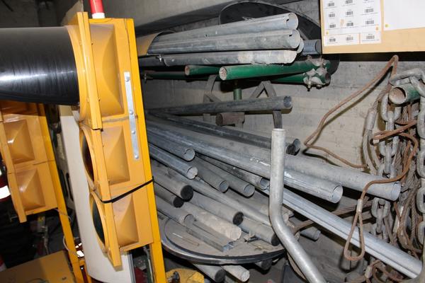 79#3918 Scaffalatura metallica con materiale da cantiere in vendita - foto 34