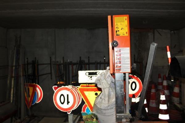 81#3918 Materiale da cantiere e armadietti in vendita - foto 8