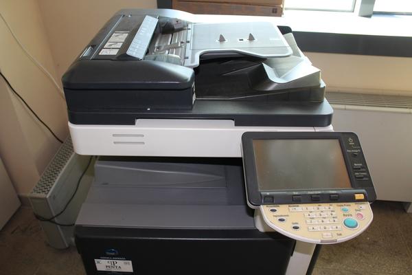 84#3918 Arredi ufficio e fotocopiatrice Konica Minolta Bizhub in vendita - foto 42