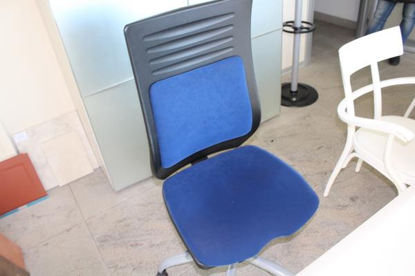 86#3918 Arredi e attrezzatura da ufficio in vendita - foto 8