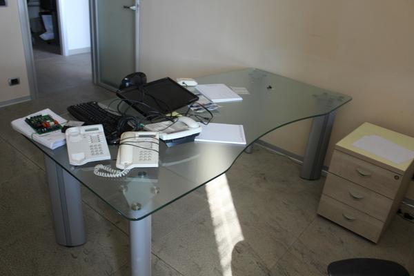 88#3918 Arredi e attrezzatura da ufficio in vendita - foto 2