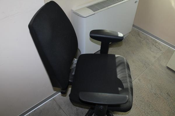 88#3918 Arredi e attrezzatura da ufficio in vendita - foto 7