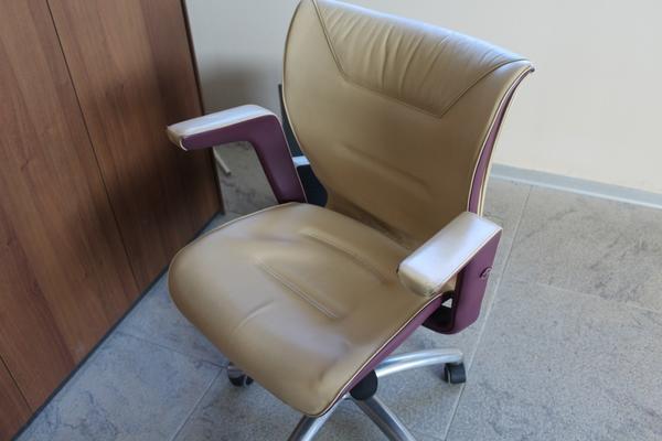 88#3918 Arredi e attrezzatura da ufficio in vendita - foto 32