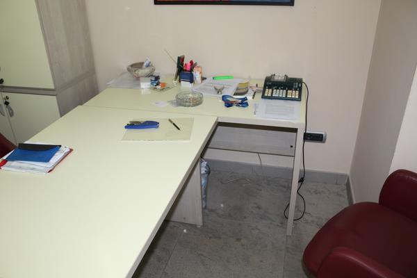 91#3918 Arredi e attrezzatura da ufficio in vendita - foto 35