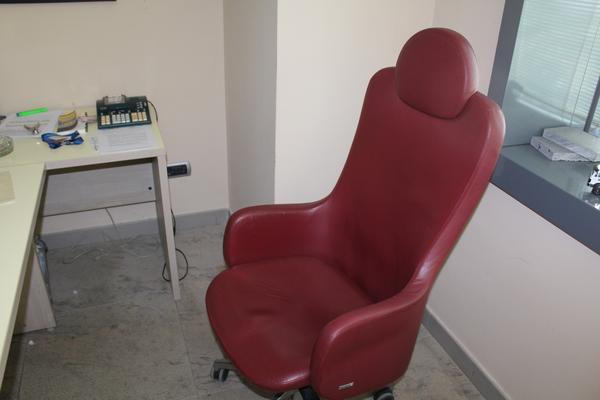 91#3918 Arredi e attrezzatura da ufficio in vendita - foto 36