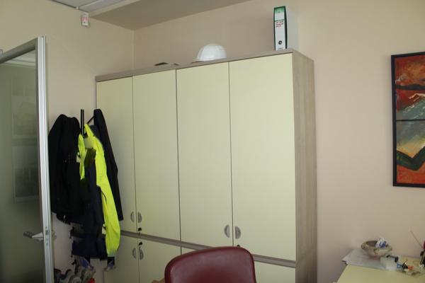 91#3918 Arredi e attrezzatura da ufficio in vendita - foto 39