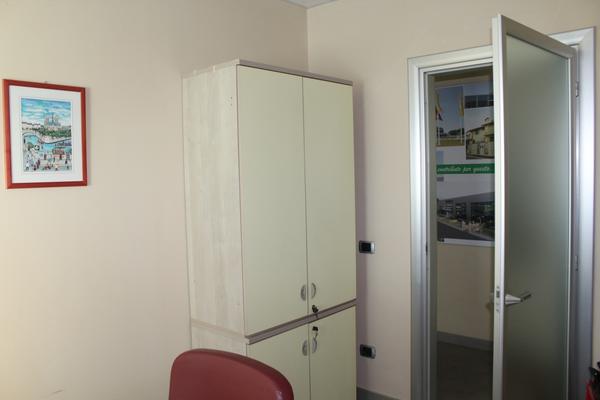 91#3918 Arredi e attrezzatura da ufficio in vendita - foto 40