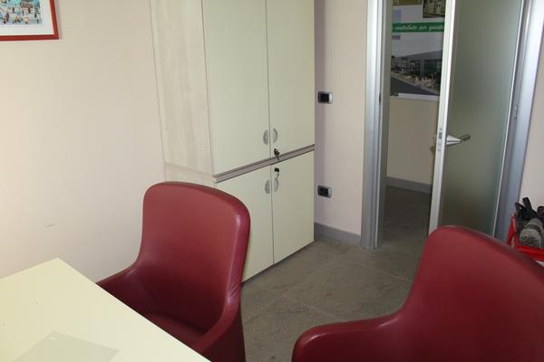91#3918 Arredi e attrezzatura da ufficio in vendita - foto 41