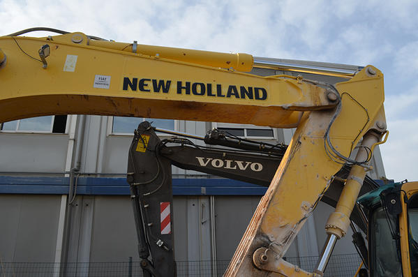1#3927 Escavatore cingolato New Holland E485B in vendita - foto 7
