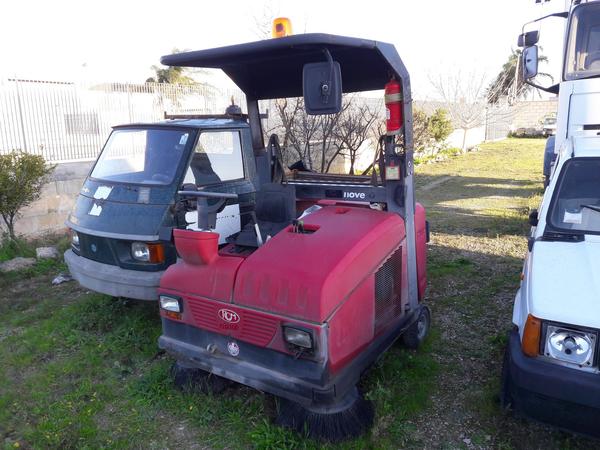11#3938 Minispazzatrice Lombardini in vendita - foto 3