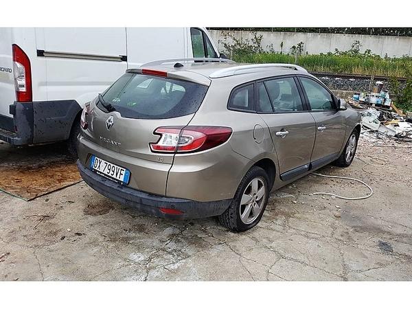3#3958 Autovettura Renault Megane 1.9 DCI 130 CV in vendita - foto 2