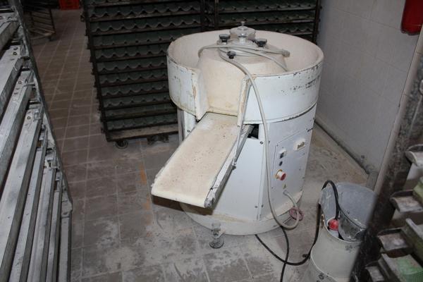 15#3961 Macchina arrotondatrice per lavorazione pasta in vendita - foto 2