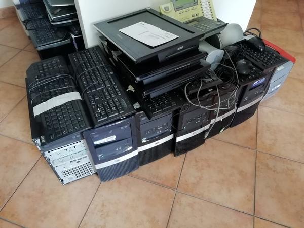 6#3984 Stock di arredi ed attrezzature da ufficio in vendita - foto 1