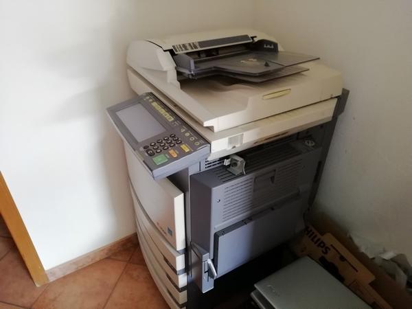 6#3984 Stock di arredi ed attrezzature da ufficio in vendita - foto 8