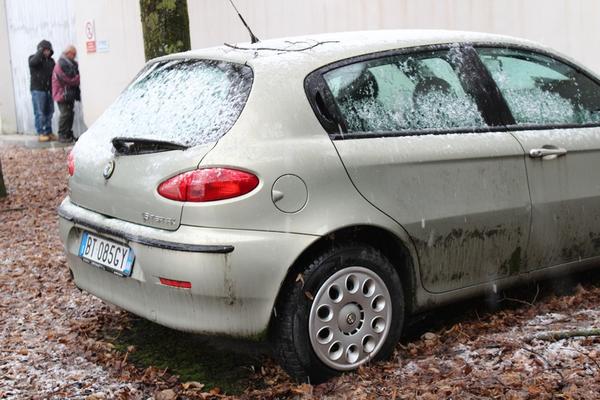83#3985 Alfa Romeo 147 in vendita - foto 2