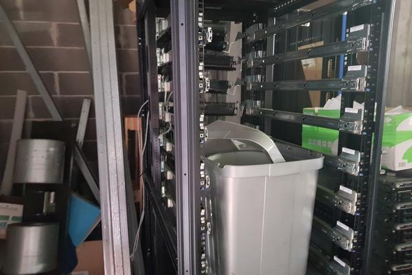 1#3986 Arredi ufficio e attrezzature informatiche in vendita - foto 3