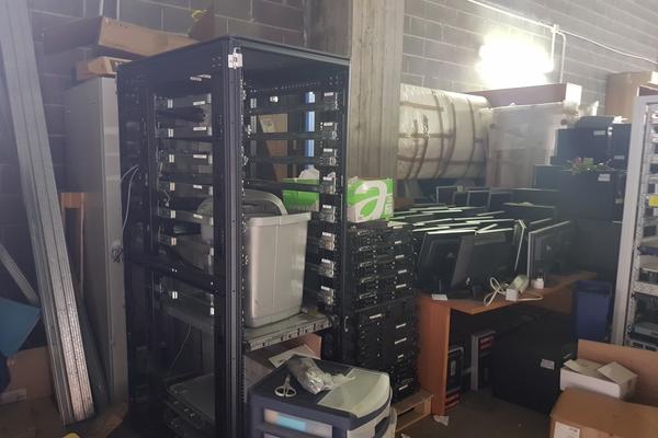 1#3986 Arredi ufficio e attrezzature informatiche in vendita - foto 4
