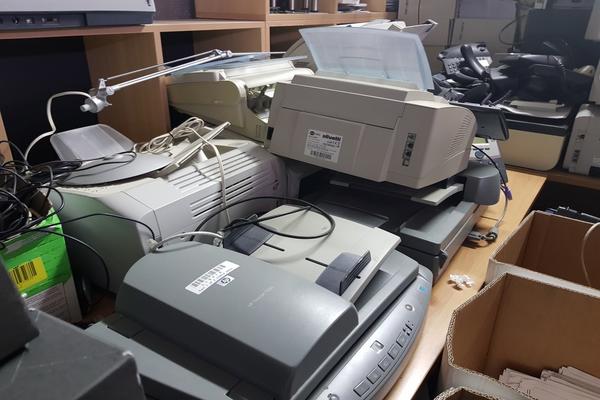 1#3986 Arredi ufficio e attrezzature informatiche in vendita - foto 24