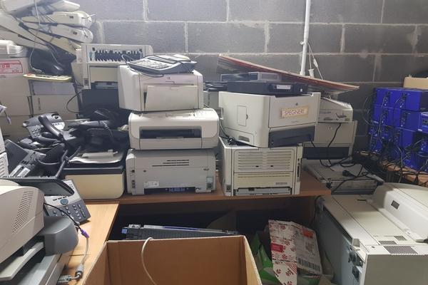1#3986 Arredi ufficio e attrezzature informatiche in vendita - foto 26