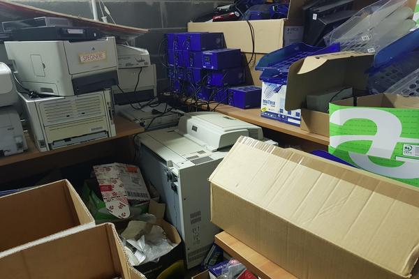 1#3986 Arredi ufficio e attrezzature informatiche in vendita - foto 27