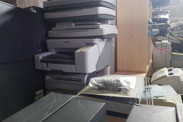 1#3986 Arredi ufficio e attrezzature informatiche in vendita - foto 28