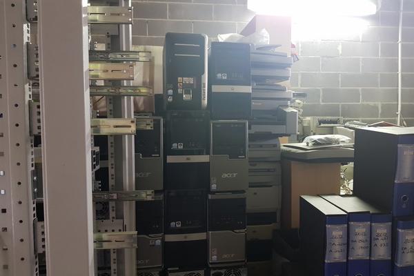 1#3986 Arredi ufficio e attrezzature informatiche in vendita - foto 30