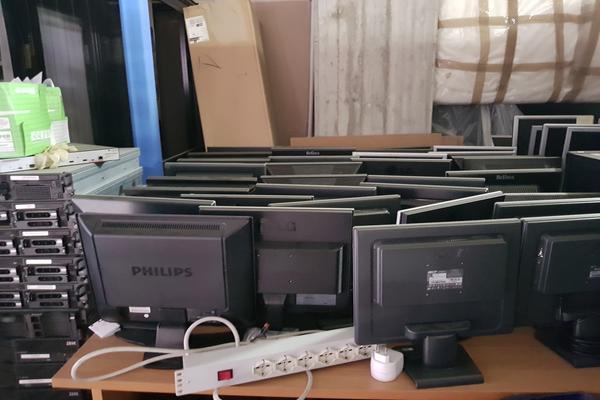 1#3986 Arredi ufficio e attrezzature informatiche in vendita - foto 31