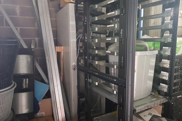 1#3986 Arredi ufficio e attrezzature informatiche in vendita - foto 35