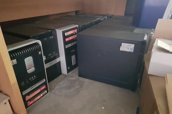 1#3986 Arredi ufficio e attrezzature informatiche in vendita - foto 39