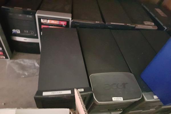 1#3986 Arredi ufficio e attrezzature informatiche in vendita - foto 41